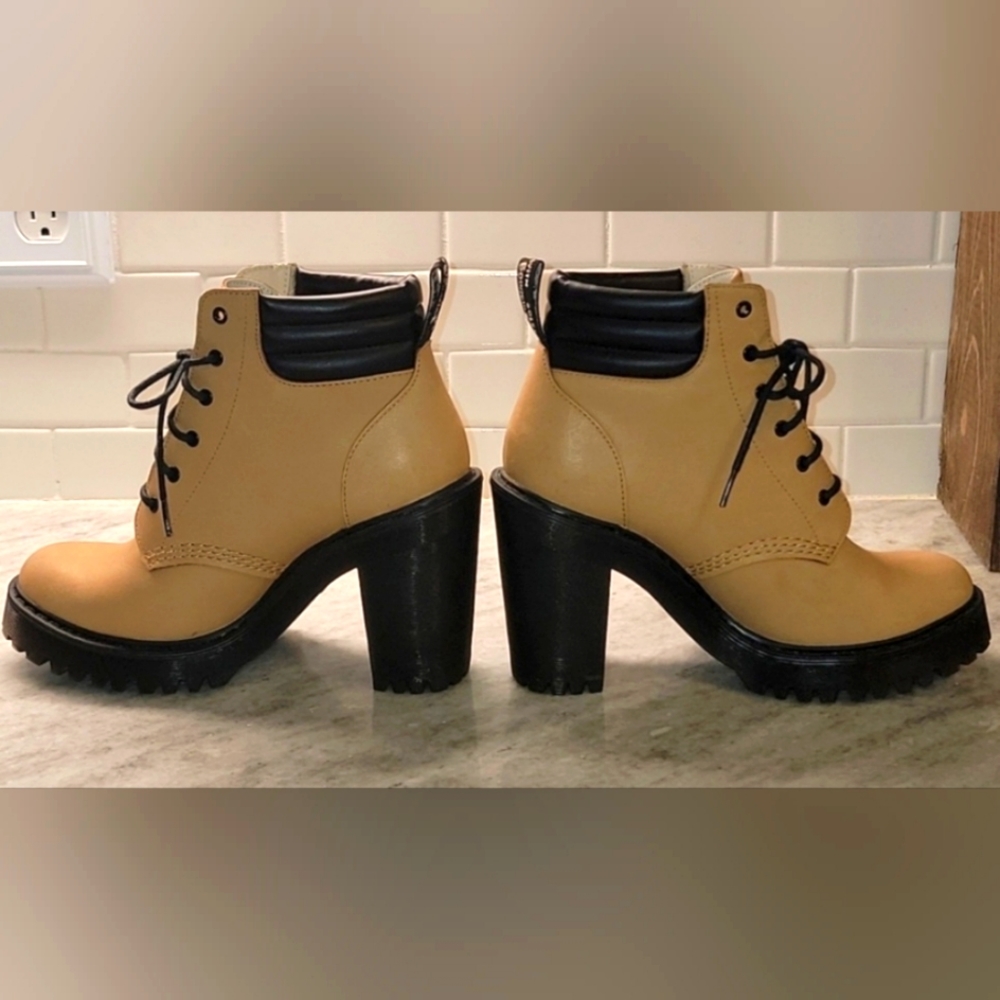 Dr. Martin Heeled Boots